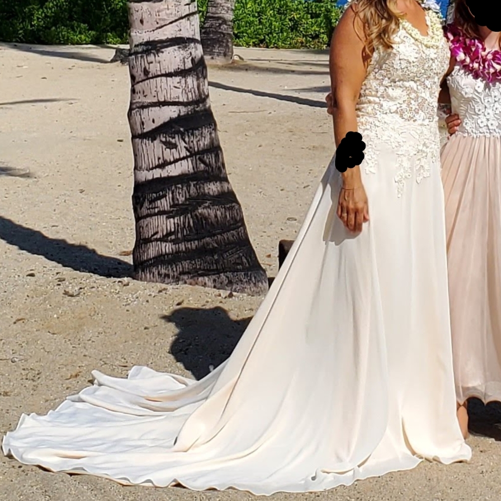 Handmade Chic Cream Lace Wedding Dress